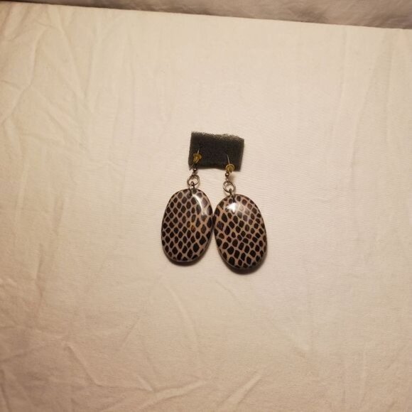 New Brown Cheetah Print Earrings - Picture 3 of 8